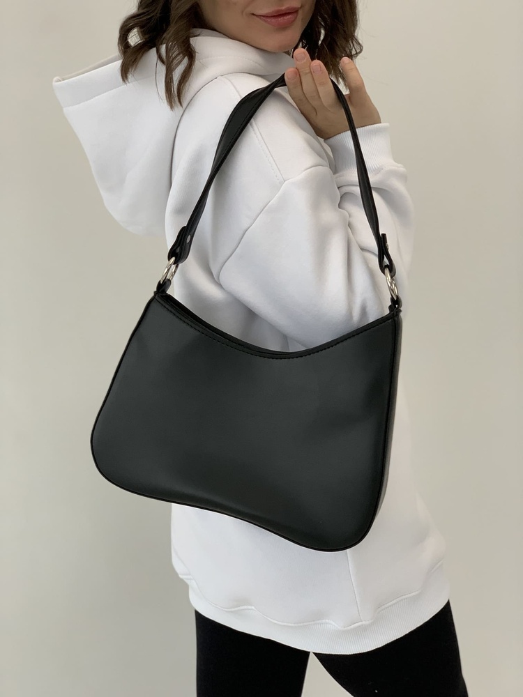 Містка сумка багет асиметричної форми чорного кольору 1521 фото