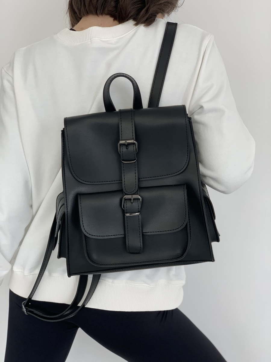 Рюкзак з карманами чорного кольору 3811 фото