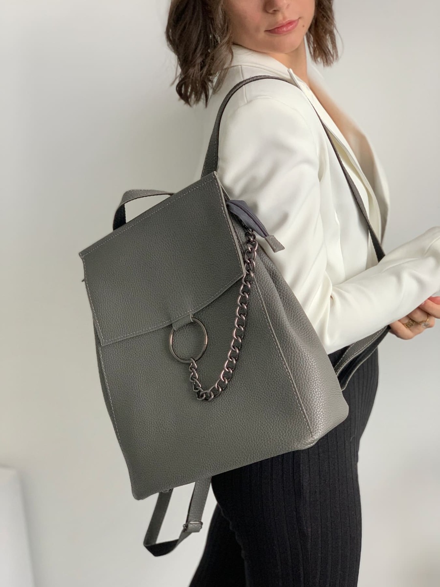 Рюкзак - сумка з ланцюжком сірого кольору 5822 фото
