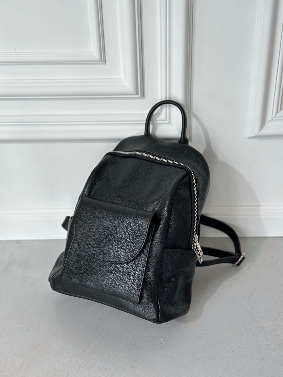 Шкіряний рюкзак овальної форми чорного кольору 12821 фото
