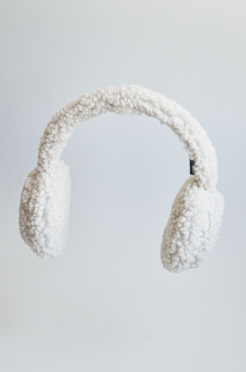 Навушники хутряні «Тедді» білого кольору 131112 фото